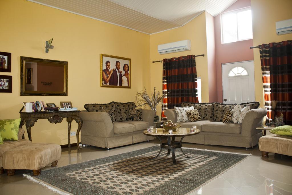 Quest Lodge Άκρα Εξωτερικό φωτογραφία