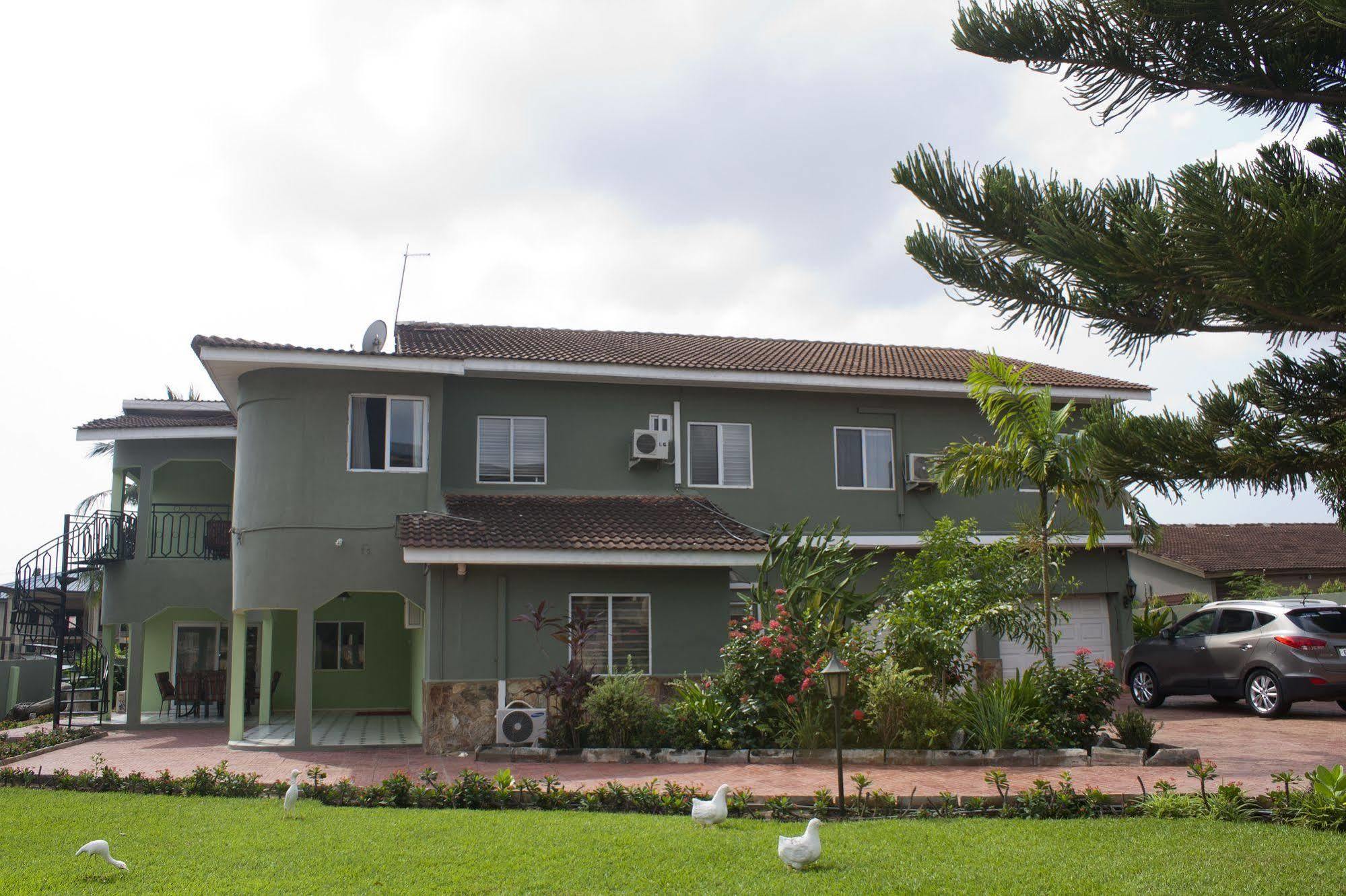 Quest Lodge Άκρα Εξωτερικό φωτογραφία