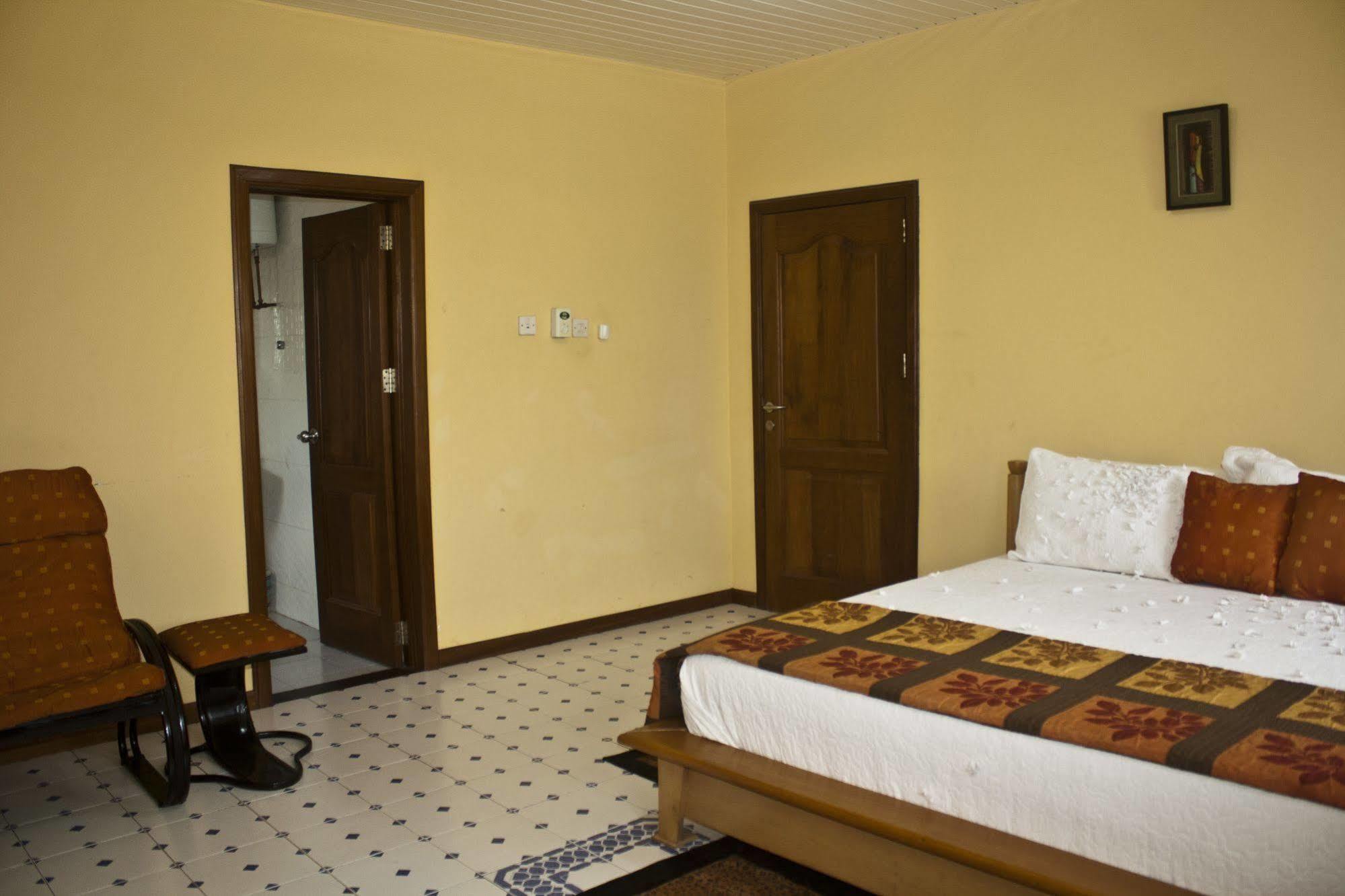 Quest Lodge Άκρα Εξωτερικό φωτογραφία